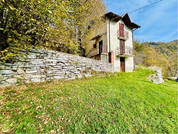 Casa Indipendente con terreno e rustico in pietra.