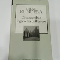 LIBRO ITALIANO-L'INSOSTENIBILE LEGGEREZZA DELL'ESS
