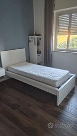 Letto singolo bianco moderno con rete