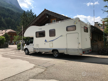 Camper mansardato Rimor Katamarano 5 su Ford