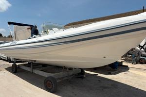 Clubman 28 con 2 Yamaha 150cv