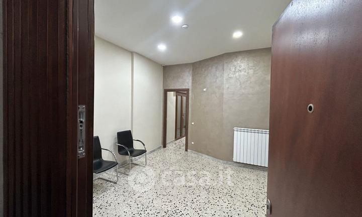 Luminoso appartamento uso ufficio