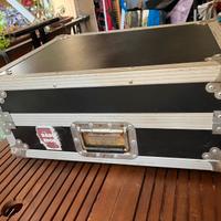 Flight case Dj per controller 2/4 canali e pc.