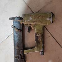 chiodatrice pneumatica Omer