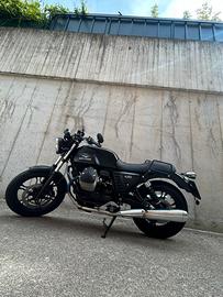 Moto Guzzi V7 Stone 2014