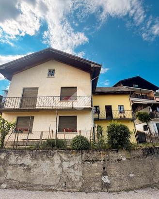 CASA INDIPENDENTE A LAMON