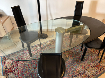 Tavolo ovale in cristallo allungabile + 4 sedie