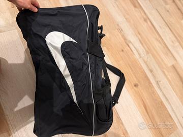 Borsone Nike per sport mai usata