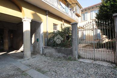 2 locali a aicurzio