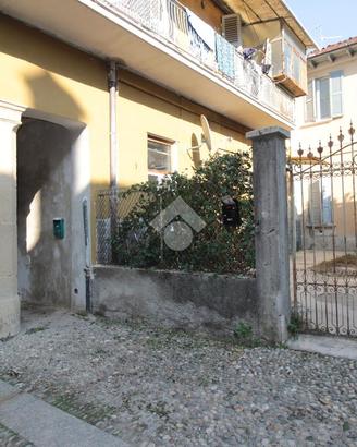 2 locali a aicurzio