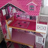 Casa delle Barbie in legno