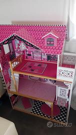 Casa delle Barbie in legno