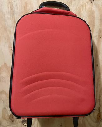 Borsa trolley con ruote colore rosso capiente