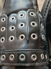 Scarpe con borchie e  fibbia.#punk#rock #dark