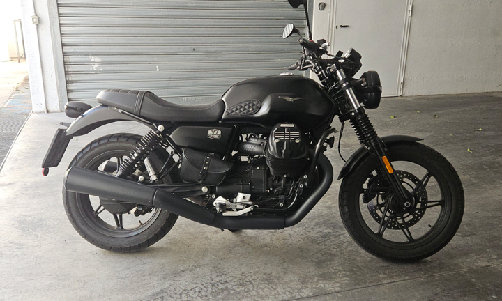 Moto Guzzi V7 Stone 850
