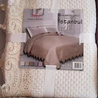 copriletto con pizzo 