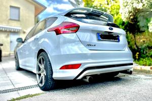 Ford focus st line