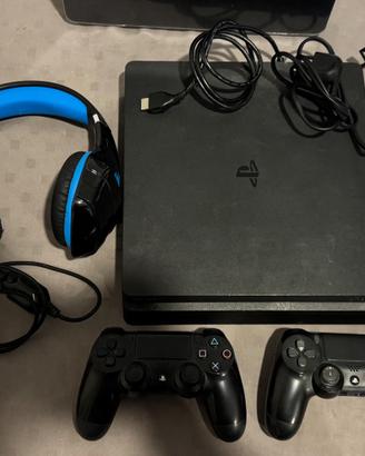 PS4 Slim 500GB + FIFA 23 + 2 joystick + cavi