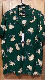 Camicia hawaiana con fiori