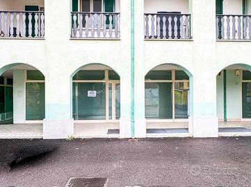 NEGOZIO A AZZANO MELLA