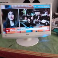 TV / MONITOR 22  pollici   LED    LG