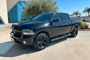Dodge RAM V8 Diamond Anticipo €13.900 noleggio no 