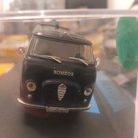 Alfa Romeo F12 Carabinieri Modellino Scala 1/43