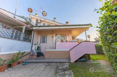 PORZIONE DI BIFAMILIARE A ROMA