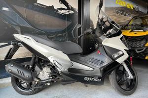 Aprilia SR Max 300