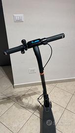 Monopattino elettrico pari al nuovo