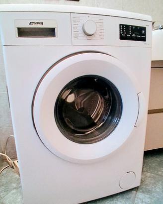 Lavatrice Smeg 6 kg .