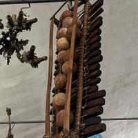 Antico strumento musicale etnico