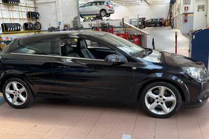 opel astra gtc 1.9 cdti 120cv-Cambio da sostituire