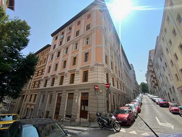 DA PRIVATO: ampia CANTINA - DEPOSITO