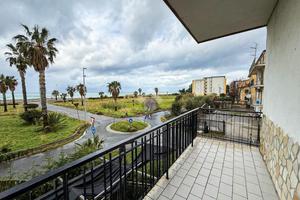 2 LOCALI A FALCONARA ALBANESE