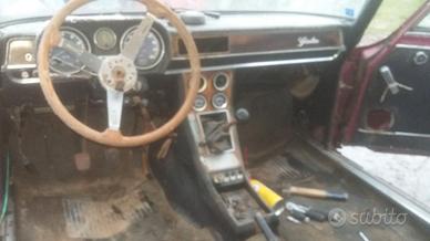 tunnel centrale con strumenti AR Giulia Super 1.3