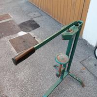 tappatrice per tappi sughero 