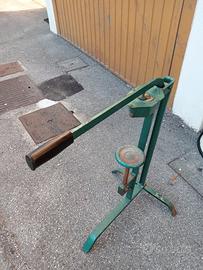 tappatrice per tappi sughero 