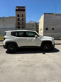 Jeep Renegade 2017 ben tenuta tagliandata