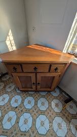 Mobile ad angolo in legno massello