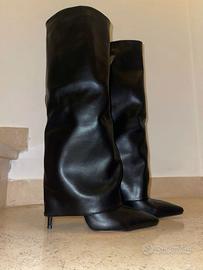 Stivali neri  tacco alto