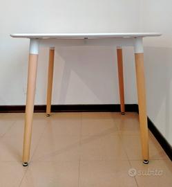 Tavolo di design stile scandinavo 80x80 altezza 76
