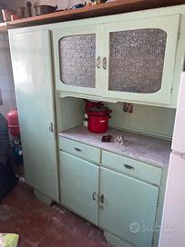 Credenza da cucina con piano in marmo