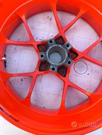 Cerchio posteriore monobracci KTM SUPERDUKE 1290 r