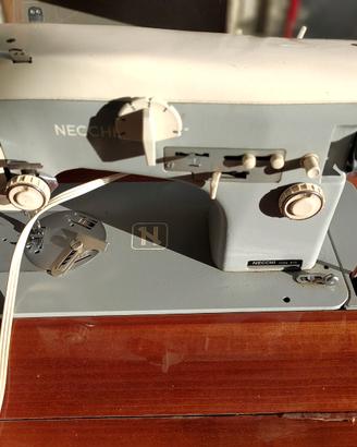 Macchina cucire Necchi