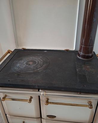 Stufa a legna con forno Lincar