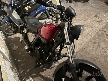 Moto keeway k-light 125 rossa