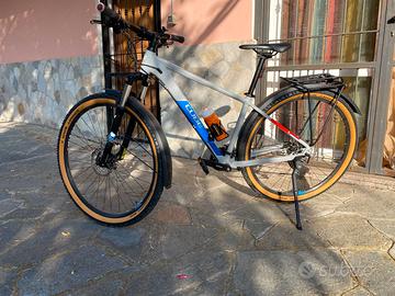 Bicicletta CUBE gravel come nuova