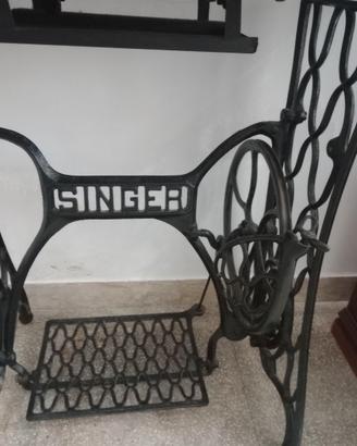 Arredamento Macchina da cucire antica