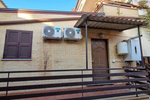 MAGLIANA BILOCALE ARREDATO Con BALCONE